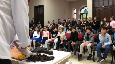 Şef Erhan Babaç Çocuklar İçin Çikolata Yaptı