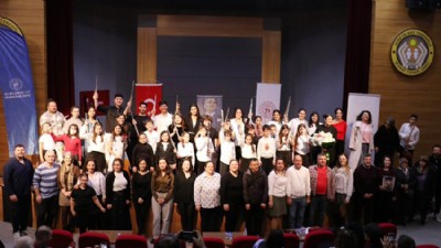 Genç Flütçüler Sahnede Büyüledi