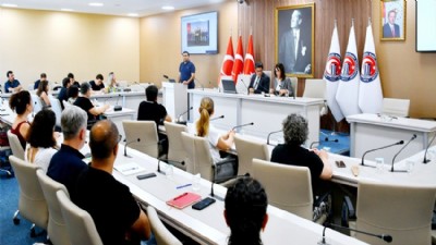Geçen Yılın Yönetimi Gözden Geçirildi