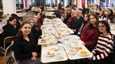 Vali Toraman Gençlerle İftarda Buluştu