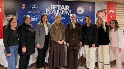 Ezine’de Anlamlı İftar Programı Düzenlendi