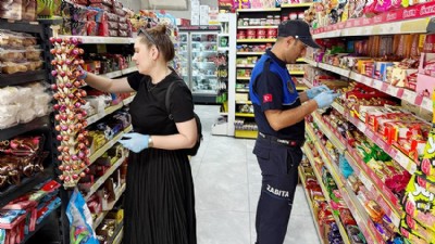 Lapseki'de Marketlere Fiyat ve Tarih Denetimi