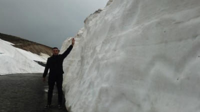 Mayıs’ta kar kalınlığı 5 metre! (TIKLA İZLE)