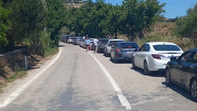 Bozcaada Dönüşünde Geyikli İskelesi'nde 3 Kilometrelik Araç Kuyruğu