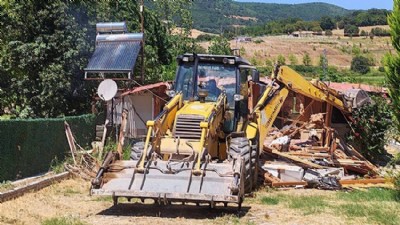 Valilik Harekete Geçti, Kaçak Yapılar Yıkılıyor