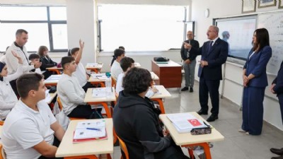 Vali Ömer Toraman, Kepez Mesleki ve Teknik Anadolu Lisesi’ni Ziyaret Etti