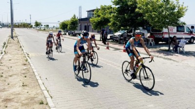 Triatlon Bölgesel Ligi’nin İlk Etabı Lapseki’de Gerçekleştirildi