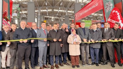 Ezine’de Tarım ve Teknoloji Rüzgarı: 3. Festival Kapılarını Açtı