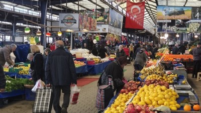 Ramazan öncesi son pazarda fiyatlar cep yaktı
