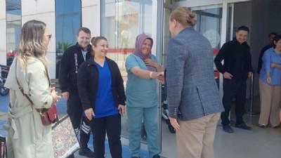 Lapseki Belediye Başkanı Atilla Öztürk, Hemşireler Günü’nde Lapseki Devlet Hastanesi’ni Ziyaret Etti