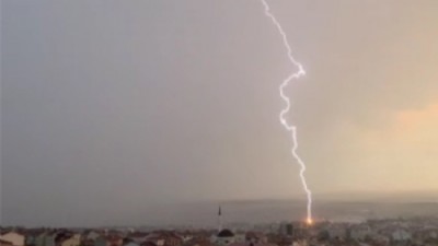 Çan'da Düşen Yıldırım Yangına Sebep Oldu