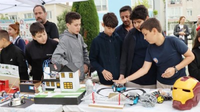 Lapseki'de Öğrencilerden Bilim ve Edebiyat Rüzgarı