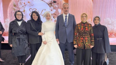 Jülide İskenderoğlu, Ebru Karabıyık ve Latif Çağan’ın Nikâh Törenine Katıldı
