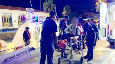 74 Yaşındaki Hasta Sahil Güvenlik Botuyla Tahliye Edildi