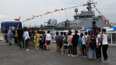 Askeri gemiler Çanakkale limanlarında ziyarete açılacak
