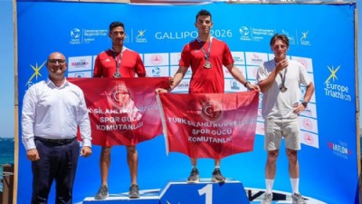 Gelibolu'da Uluslararası Triatlon Heyecanı