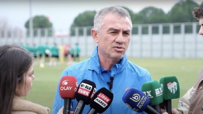Bursaspor’da Teknik Direktör Ümit Şengül’le yollar ayrıldı
