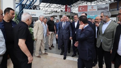 Ticaret Bakanı Ömer Bolat, YEDPA Ticaret Merkezi'nde Konuştu