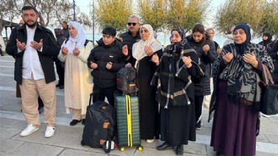 Lapseki’den Umre Yolcuları Dualarla Uğurlandı