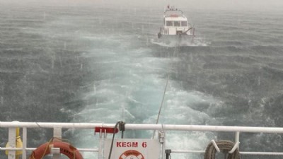 Lapseki Açıklarında Makine Arızası Yapan Tekne Kurtarıldı