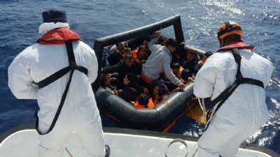 Ayvacık açıklarında 24 kaçak göçmen kurtarıldı  