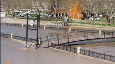 5 Köy Yolu Sular Altında, Ulaşım Felç Oldu