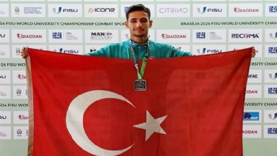 ÇOMÜ Öğrencisi Sefa Emre Okçu Wushu Branşında Dünya İkincisi Oldu