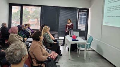 Menopoz Okulu Kapılarını Açtı: Kadınlara Sağlıklı Bir Geçiş İçin Rehberlik (videolu)