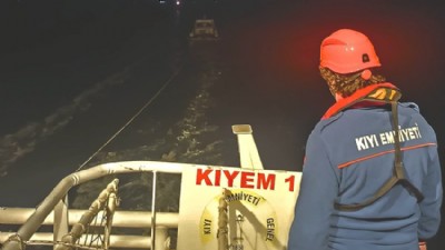 Boğazda Makine Arızası Yaşayan Tekne Kurtarıldı