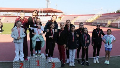 8 Mart’a Özel Anne-Kız Atletizm Yarışmaları Düzenlendi