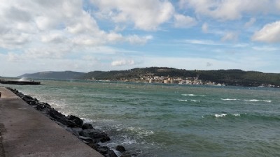 Çanakkale Boğazı iki renge dönüştü