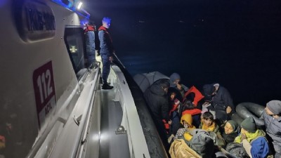 Ayvacık açıklarında 14’ü çocuk, 42 kaçak göçmen yakalandı  