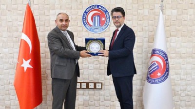 Özbekistan’dan ÇOMÜ’ye ziyaret