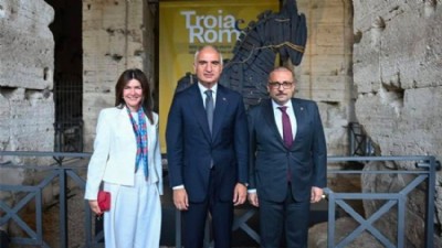 Roma'da Troya rüzgarı